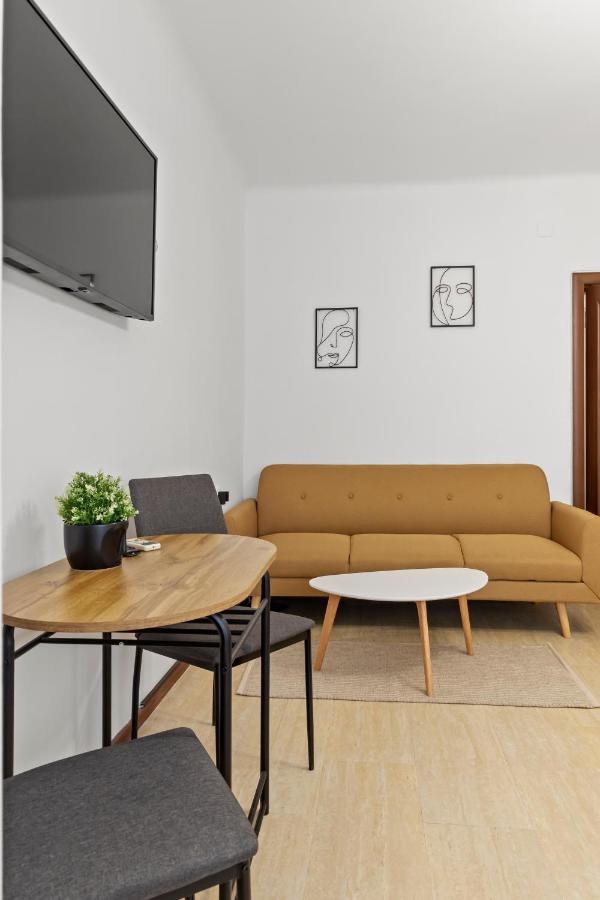 Upscale Studio, Walking Distance From The Old Town บูคาเรสต์ ภายนอก รูปภาพ