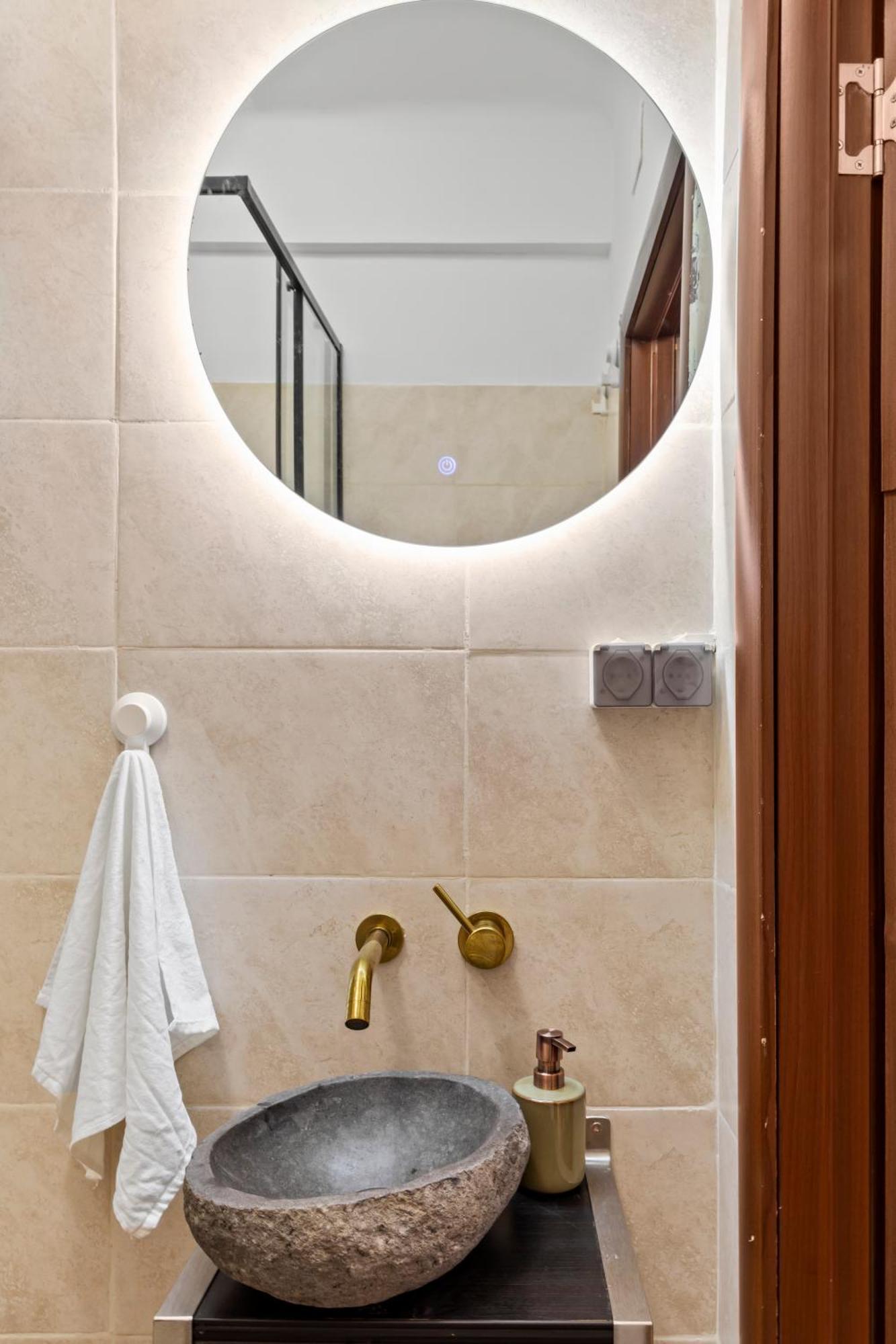 Upscale Studio, Walking Distance From The Old Town บูคาเรสต์ ภายนอก รูปภาพ