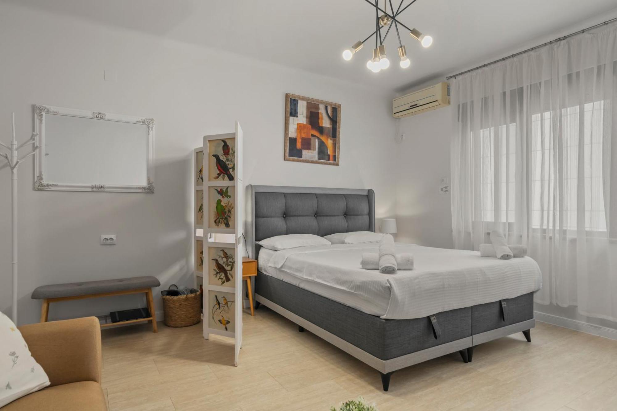 Upscale Studio, Walking Distance From The Old Town บูคาเรสต์ ภายนอก รูปภาพ