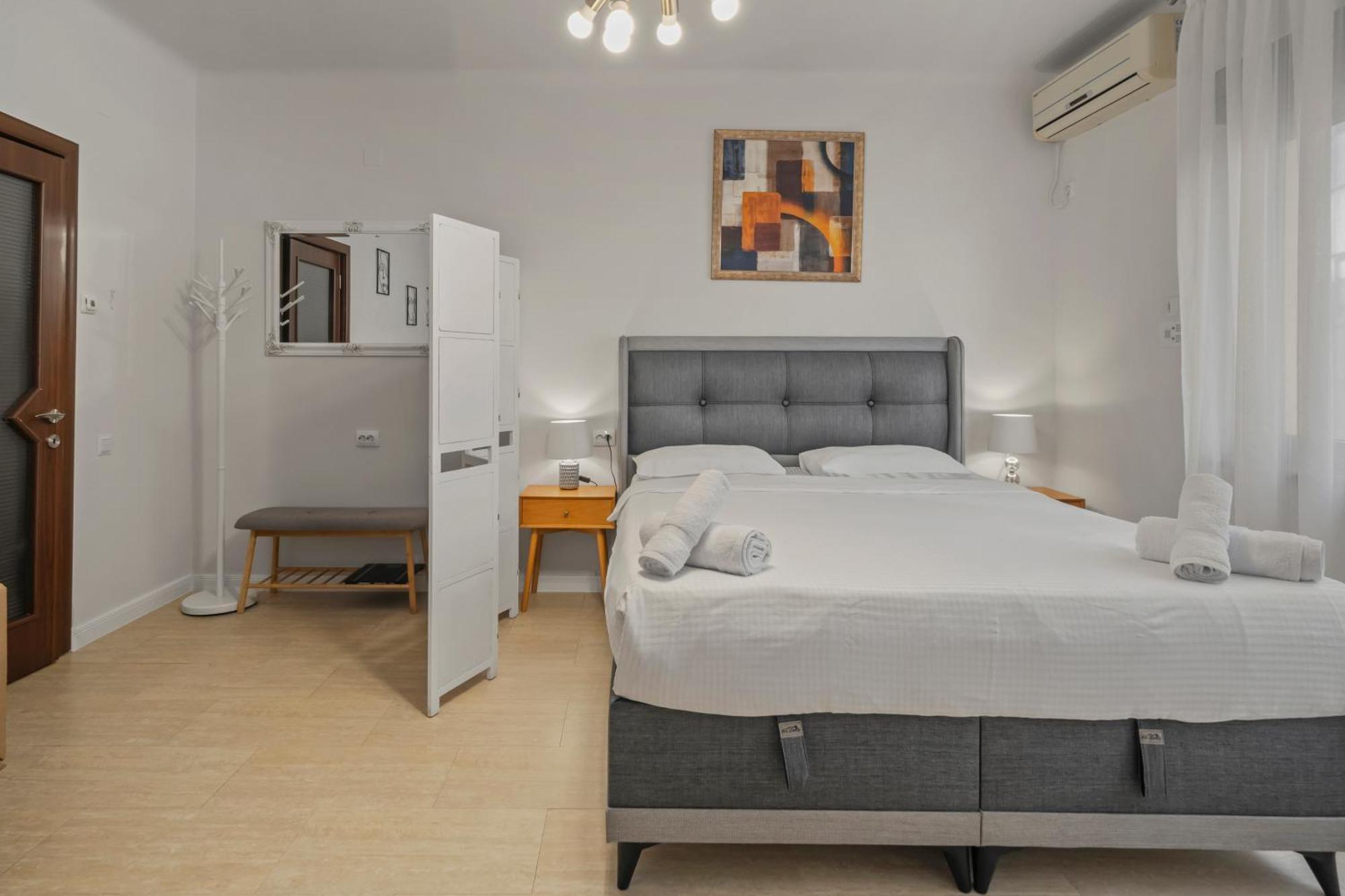 Upscale Studio, Walking Distance From The Old Town บูคาเรสต์ ภายนอก รูปภาพ